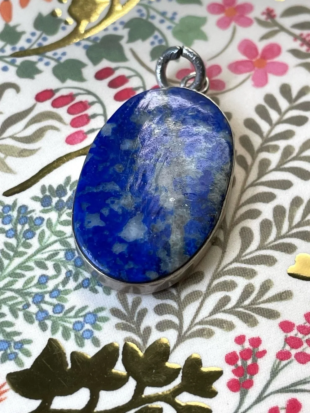 Vintage stamped 925 sterling silver & polished blue stone pendant boho